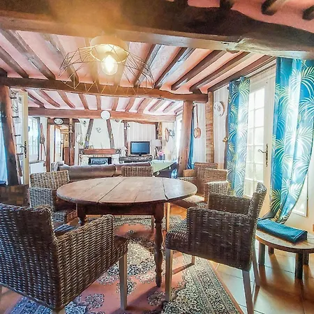 Σπίτι διακοπών 2 Bedroom Lovely In Touffreville *